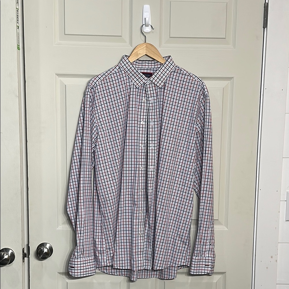 UNTUCKit Red and Blue Casual Button Down Shirt